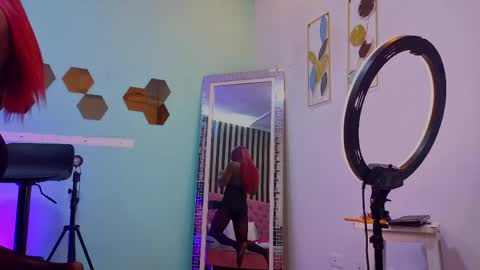 Snapshot of paulina_sodi chatting on May 2026 05:00:01 PM Paulina online show from May 2026 05:00:01 PM