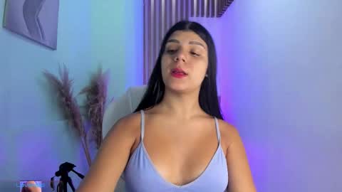 Paulina Belle online show from November 2025 12:15:01 PM