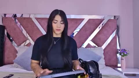 Paulina online show from June 2026 12:35:01 PM