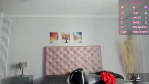 PaulinaSaennz online show from November 2025 12:44:02 PM