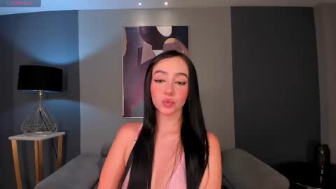 Snapshot of paulinesanz chatting on June 2026 05:04:02 PM Pauline Sanz online show from June 2026 05:04:02 PM