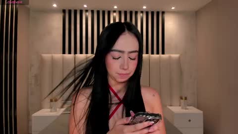 Snapshot of paulinesanz chatting on June 2026 05:04:01 PM Pauline Sanz online show from June 2026 05:04:01 PM