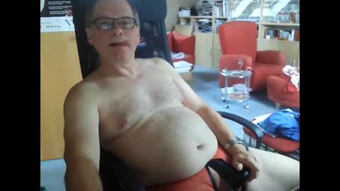 Snapshot of pavlovsdog2006 chatting on January 2025 09:23:02 AM Pavlov aka Peter online show from January 2025 09:23:02 AM