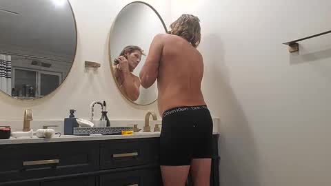 Snapshot of pavonesplash chatting on December 2025 01:43:01 AM Pavone splash online show from December 2025 01:43:01 AM