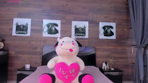 Snapshot of peachbrii chatting on July 2026 01:04:02 PM Briana online show from July 2026 01:04:02 PM
