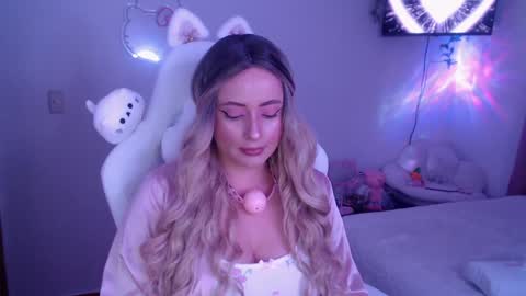 peacherry_ online show from February 2025 03:30:01 AM