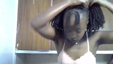 peachy_ebony online show from October 2025 03:45:02 AM