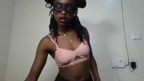 peachy_ebony online show from November 2025 01:28:01 AM