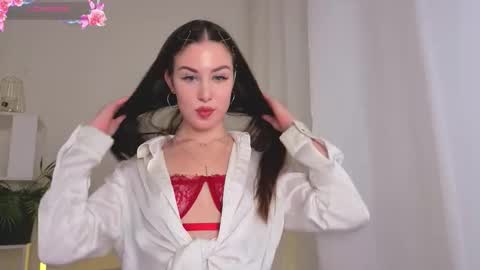 Chloe online show from October 2025 02:04:01 PM