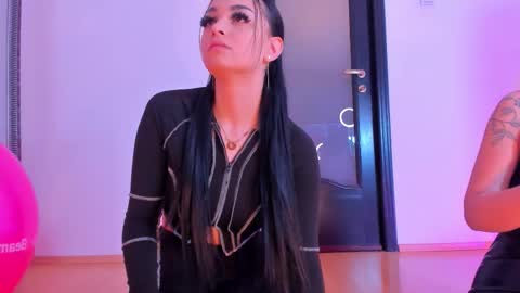 Snapshot of peanaughty chatting on February 2026 09:02:01 AM Kate online show from February 2026 09:02:01 AM