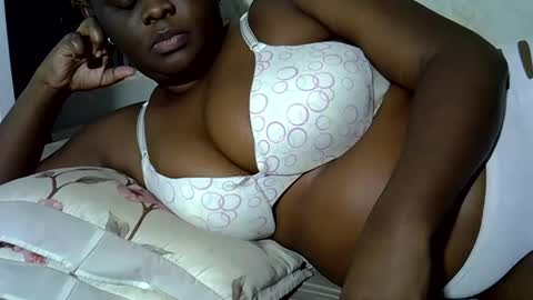 Snapshot of pearl_33 chatting on April 2026 10:57:02 PM Keci online show from April 2026 10:57:02 PM