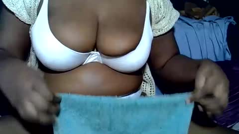 Snapshot of pearl_33 chatting on May 2026 04:20:01 AM Keci online show from May 2026 04:20:01 AM