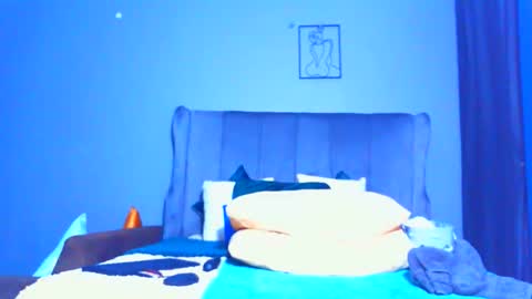 Snapshot of pearlblu38 chatting on April 2026 09:27:01 PM Pearl online show from April 2026 09:27:01 PM