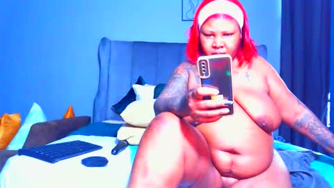 Snapshot of pearlblu38 chatting on April 2026 04:32:01 AM Pearl online show from April 2026 04:32:01 AM