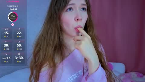 Snapshot of pearly_peach_ chatting on June 2026 12:14:01 AM pearly_peach_ online show from June 2026 12:14:01 AM