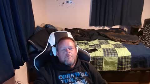 Snapshot of pecker40 chatting on December 2024 02:09:01 AM pecker40 online show from December 2024 02:09:01 AM