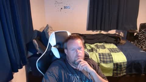 Snapshot of pecker40 chatting on December 2024 10:51:01 PM pecker40 online show from December 2024 10:51:01 PM