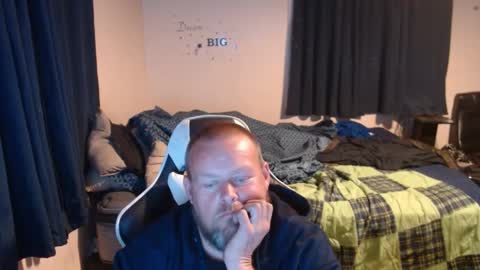 Snapshot of pecker40 chatting on January 2025 02:48:01 AM pecker40 online show from January 2025 02:48:01 AM