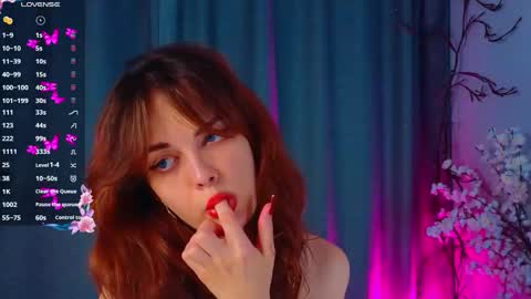 Snapshot of peggyhodges chatting on September 2025 08:44:02 PM LisaDrako online show from September 2025 08:44:02 PM