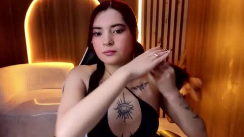 peige_tx online show from December 2025 01:04:02 PM