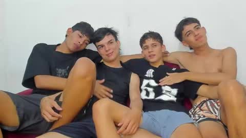Snapshot of pelusos_mens chatting on July 2026 07:34:02 PM CAIN-19 ALLEN-18 RONALD-18 AUSTIN-18 MOD DANTE online show from July 2026 07:34:02 PM