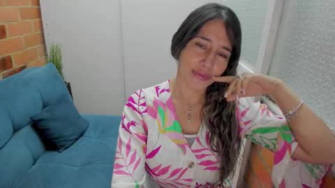 Penelope online show from October 2025 07:30:02 PM