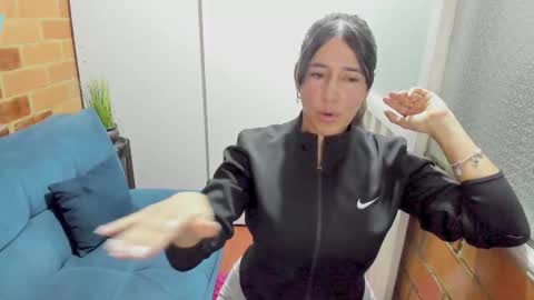 Penelope online show from November 2025 08:08:01 PM