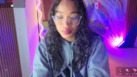 Snapshot of penelope_tay chatting on July 2026 03:23:01 AM penelope online show from July 2026 03:23:01 AM