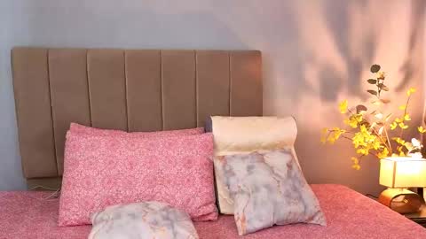 penelophe01 online show from February 2026 06:59:02 PM