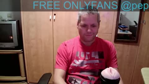 Snapshot of pepinoholandes chatting on October 2025 11:06:02 PM Pepino Holandes online show from October 2025 11:06:02 PM