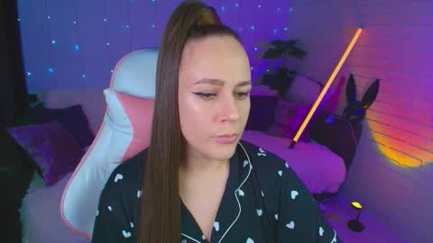 Dia  online show from October 2025 09:31:02 PM