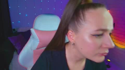 Dia  online show from November 2025 10:30:02 PM