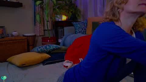 Peppermint and Dusty  online show from December 2024 04:04:02 AM