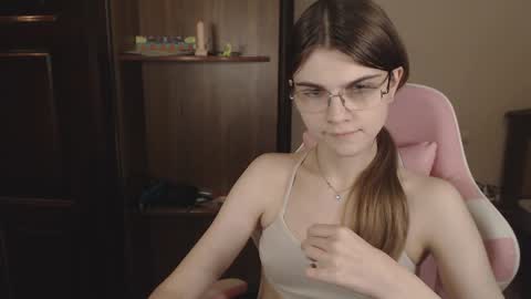 Snapshot of peralez_f chatting on December 2024 02:42:01 AM Farida online show from December 2024 02:42:01 AM