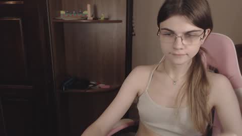 Snapshot of peralez_f chatting on December 2024 10:51:02 PM Farida online show from December 2024 10:51:02 PM