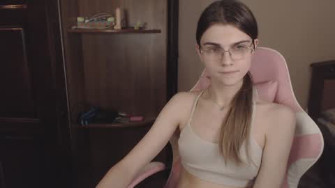 Snapshot of peralez_f chatting on December 2024 01:36:02 AM Farida online show from December 2024 01:36:02 AM