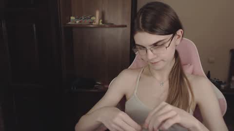 Snapshot of peralez_f chatting on December 2024 02:38:02 AM Farida online show from December 2024 02:38:02 AM