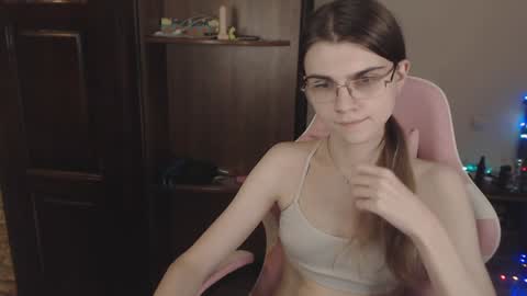 Snapshot of peralez_f chatting on January 2025 02:26:02 AM Farida online show from January 2025 02:26:02 AM