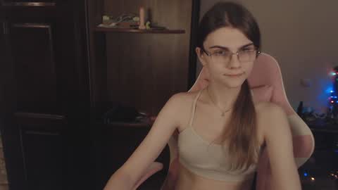 Snapshot of peralez_f chatting on January 2025 05:40:02 AM Farida online show from January 2025 05:40:02 AM