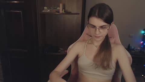 Snapshot of peralez_f chatting on January 2025 01:45:01 AM Farida online show from January 2025 01:45:01 AM