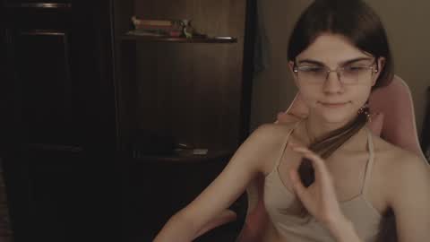 Snapshot of peralez_f chatting on January 2025 09:05:01 PM Farida online show from January 2025 09:05:01 PM