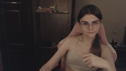 Snapshot of peralez_f chatting on January 2025 03:11:02 AM Farida online show from January 2025 03:11:02 AM