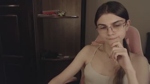 Snapshot of peralez_f chatting on February 2025 07:49:01 PM Farida online show from February 2025 07:49:01 PM