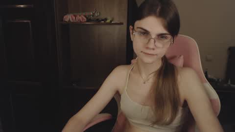 Snapshot of peralez_f chatting on February 2025 01:00:01 AM Farida online show from February 2025 01:00:01 AM