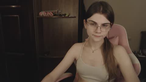 Snapshot of peralez_f chatting on February 2025 12:08:02 AM Farida online show from February 2025 12:08:02 AM