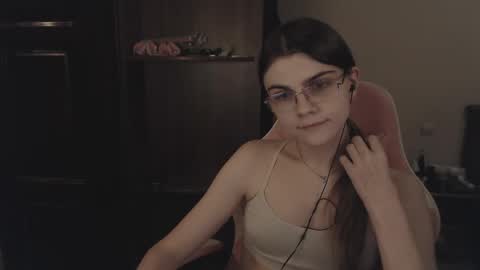 Snapshot of peralez_f chatting on February 2025 01:25:01 AM Farida online show from February 2025 01:25:01 AM