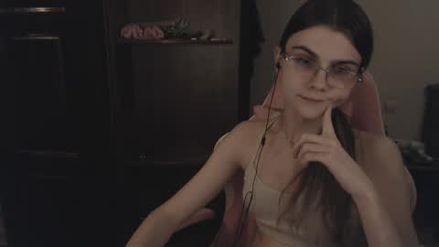 Snapshot of peralez_f chatting on February 2025 04:31:01 AM Farida online show from February 2025 04:31:01 AM