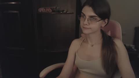 Snapshot of peralez_f chatting on February 2025 03:58:01 AM Farida online show from February 2025 03:58:01 AM