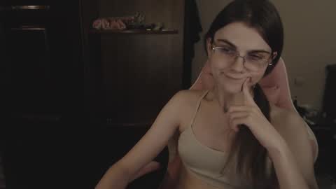 Snapshot of peralez_f chatting on February 2025 02:16:02 AM Farida online show from February 2025 02:16:02 AM