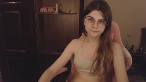 Snapshot of peralez_f chatting on March 2025 08:42:01 PM Farida online show from March 2025 08:42:01 PM